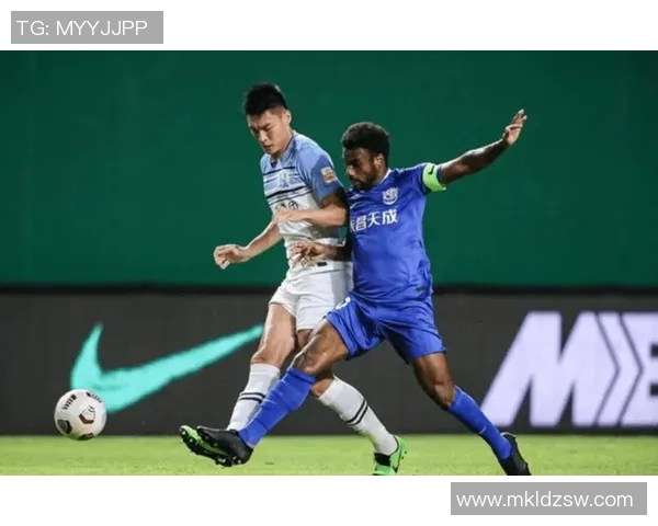 重庆足球队以76分领跑奥运会积分榜展现强劲实力